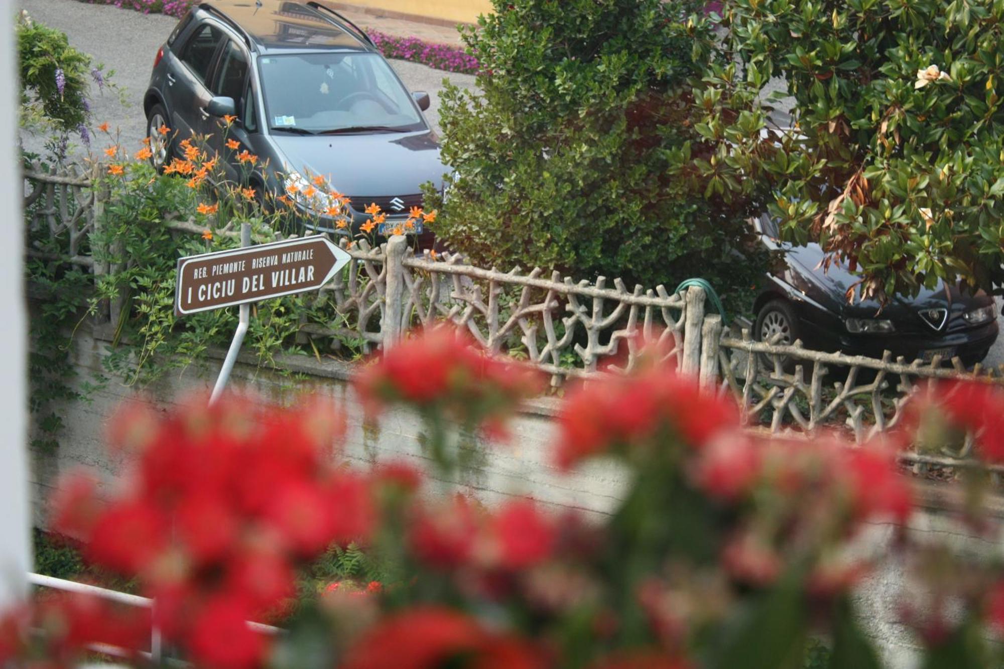 Villar San Costanzo Il Barucin Bed & Breakfast エクステリア 写真