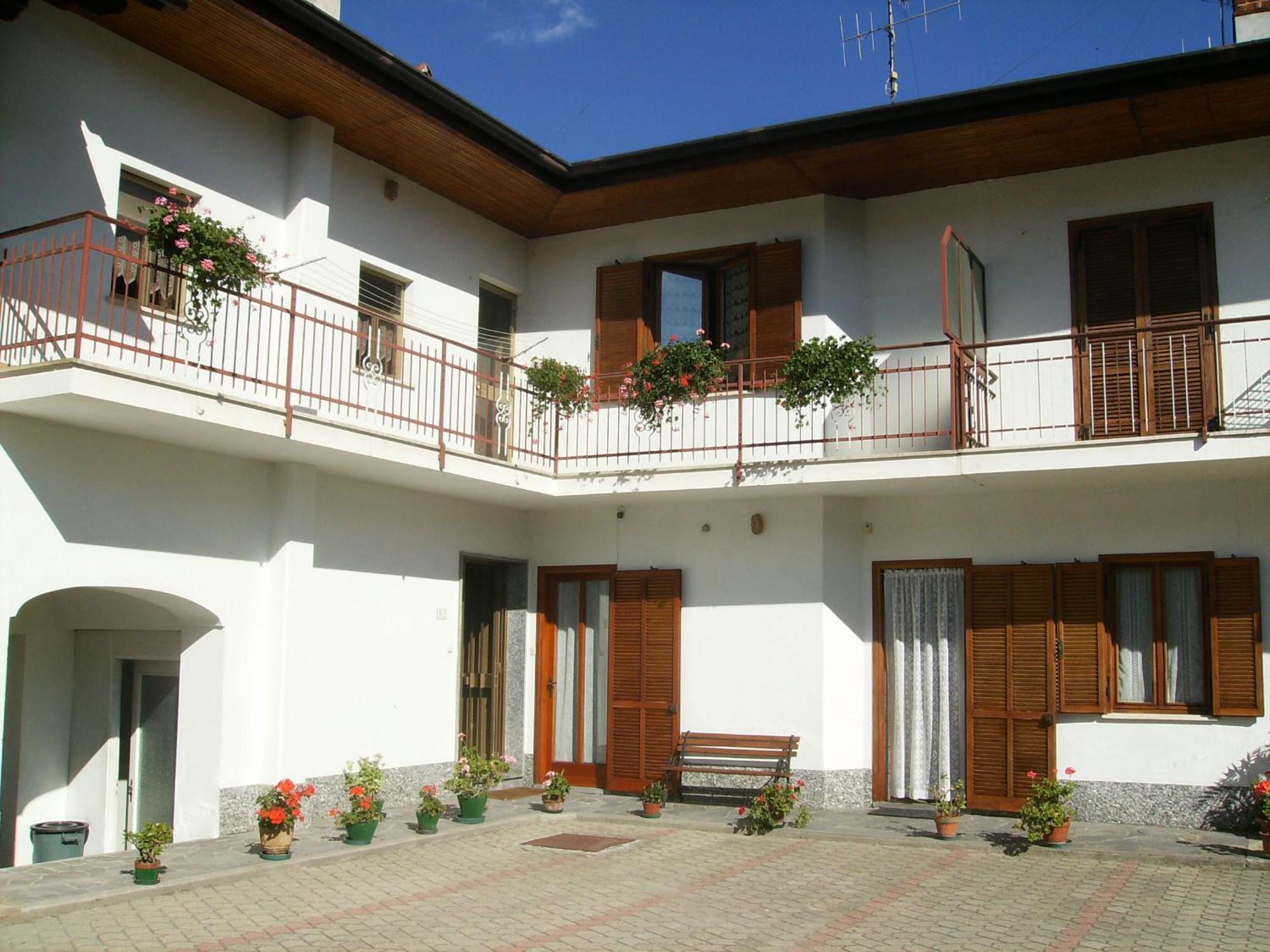Villar San Costanzo Il Barucin Bed & Breakfast エクステリア 写真